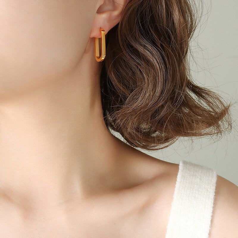 Aly Gold Oval Hoops