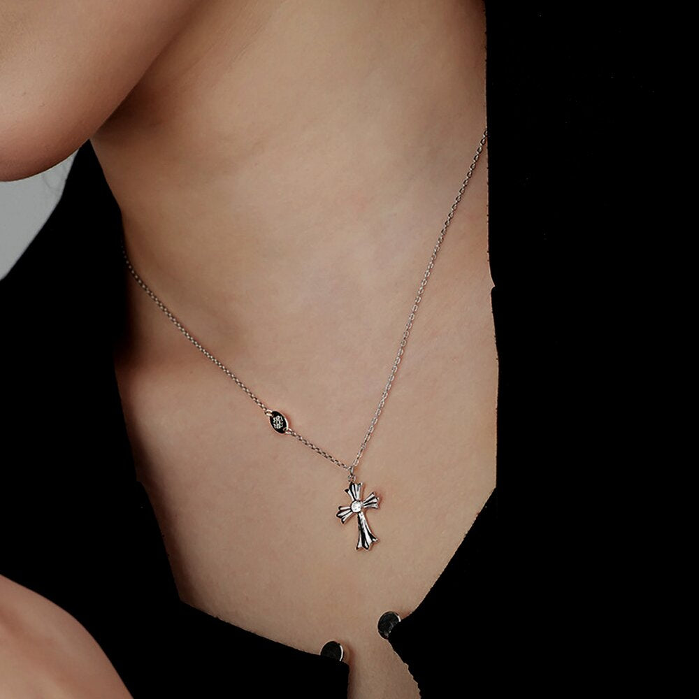 Damian Silver Cross Necklace