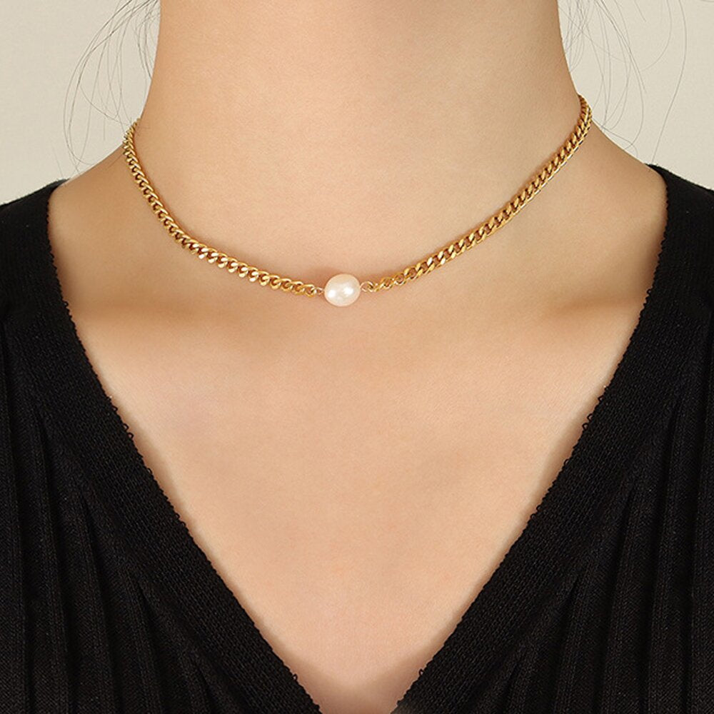 Freya Pearl Necklace